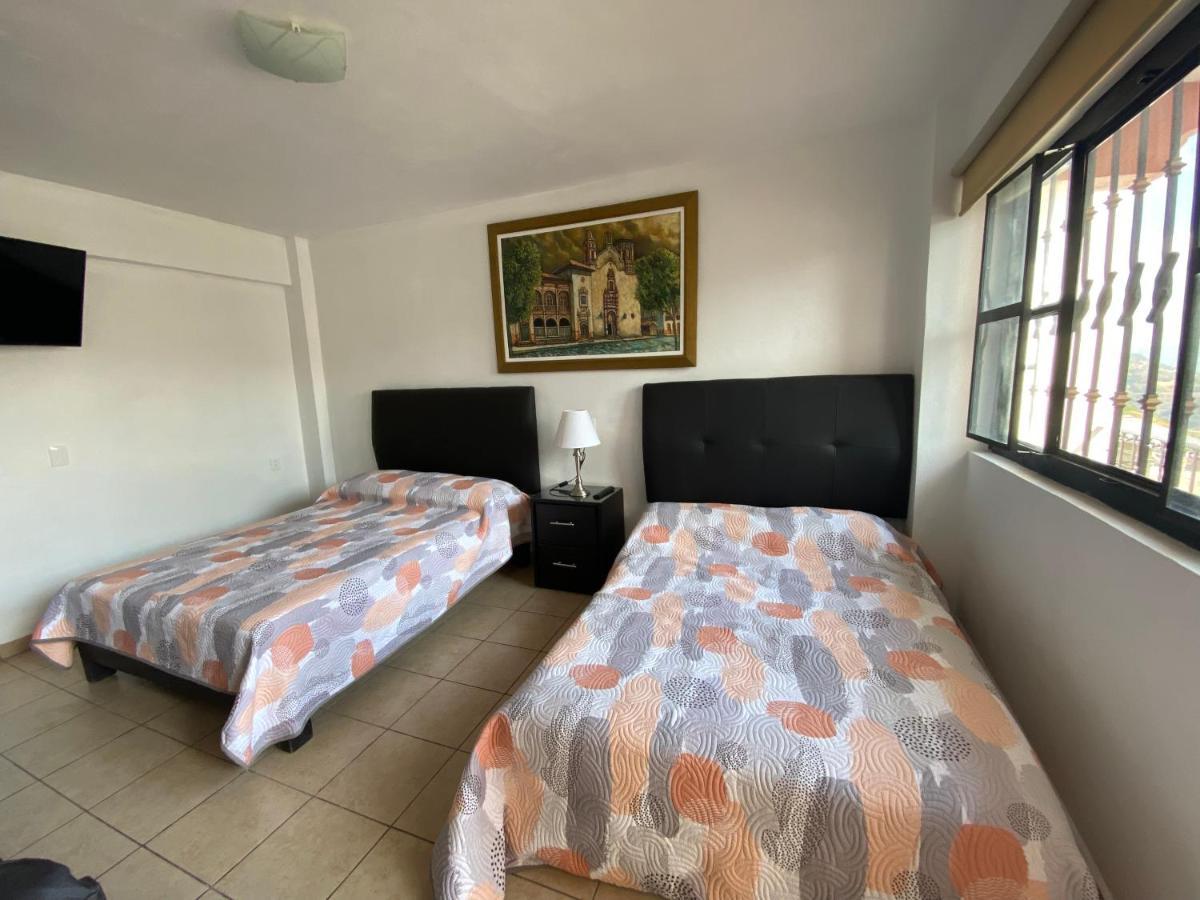 Casa Vista Hermosa De Taxco エクステリア 写真